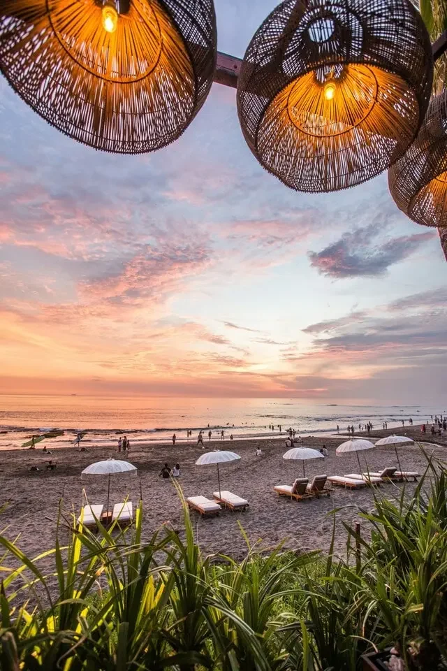 Voyage sur mesure à Bali - Coucher de soleil plage de Seminyak