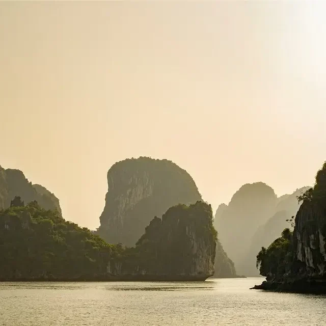 Voyage sur mesure au Vietnam - Baie d'Halong